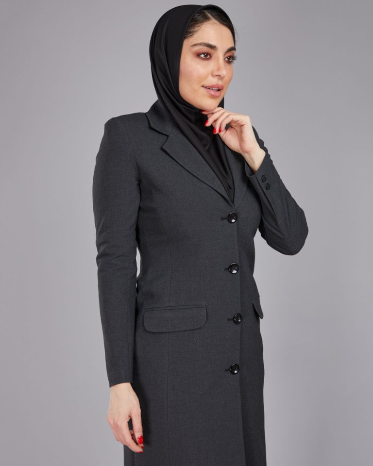 چگونگی انتخاب رنگ مناسب برای مانتو ذغالی | گالری مانتو میرداماد 0R4A9661 چگونگی انتخاب رنگ مناسب برای مانتو ذغالی