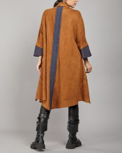 انواع پارچه مانتو پاییزی | گالری مانتو میرداماد 0R4A9043 انواع پارچه مانتو پاییزی | 0R4A9043