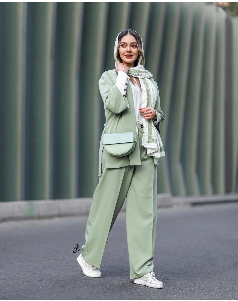 استایل مونوکروم چیست؟ | گالری مانتو میرداماد 1681906396 استایل مونوکروم