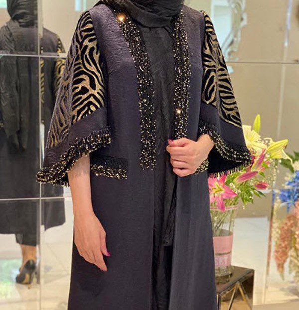 بررسی ۸ مدل مانتو برای عید ۱۴۰۳