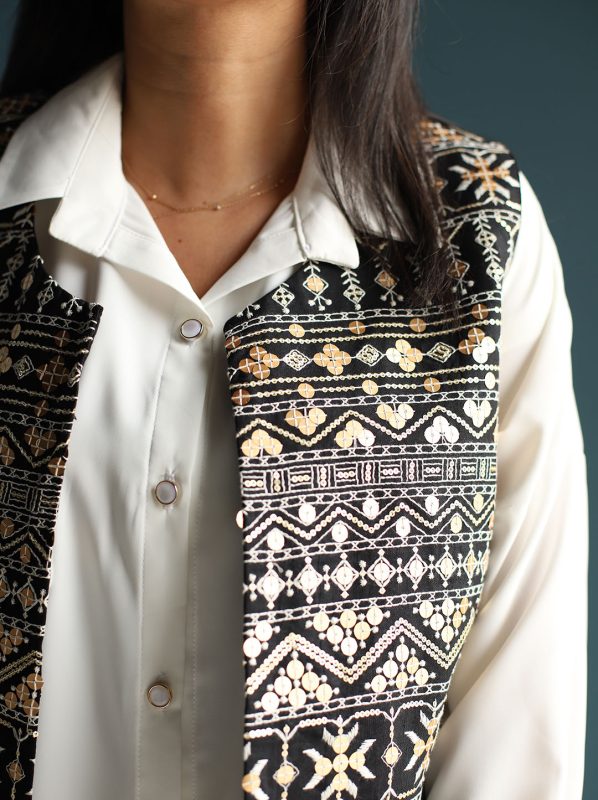 ترندهای جدید جلیقه مجلسی دخترانه در سال 1403 | گالری مانتو میرداماد IMG 0742 copy ترندهای جدید جلیقه مجلسی دخترانه در سال 1403 | جلیقه مجلسی دخترانه IMG 0742 copy