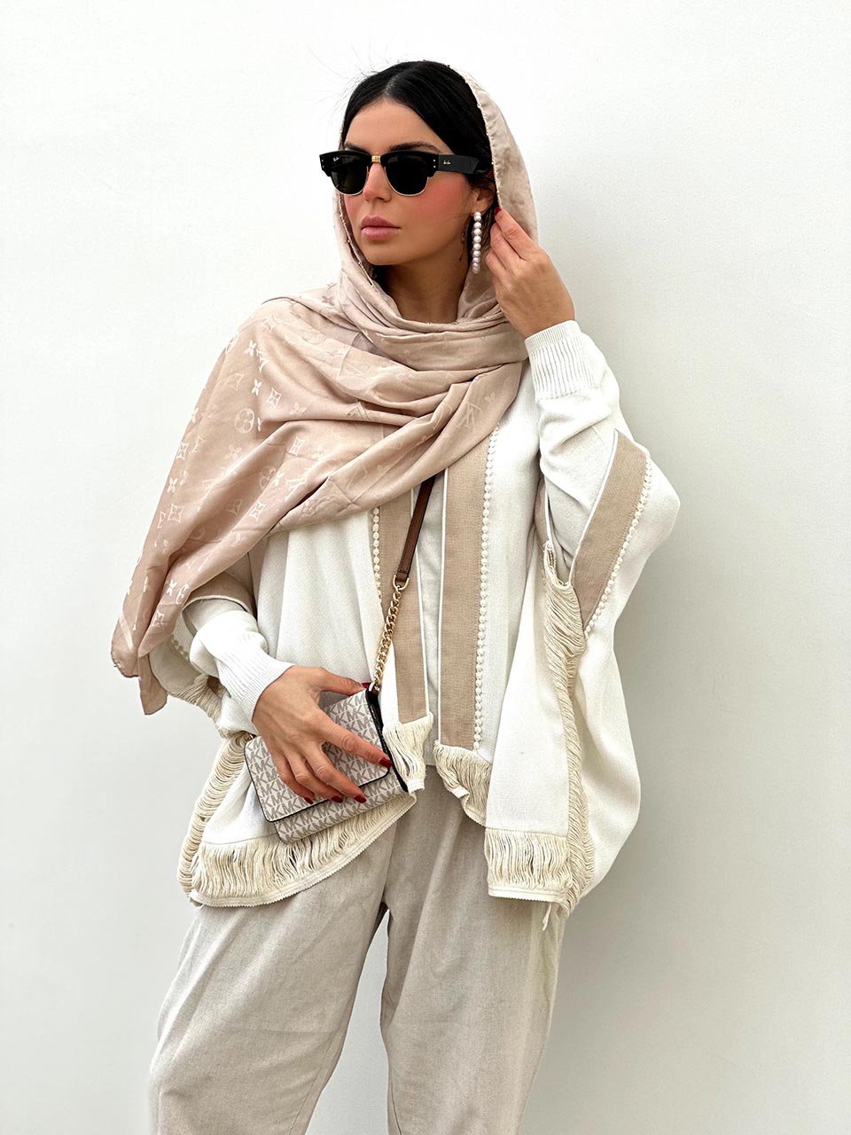 10 نکته مهم که قبل از خرید روسری زنانه باید رعایت کرد | گالری مانتو میرداماد شال و روسری 8 خرید روسری زنانه