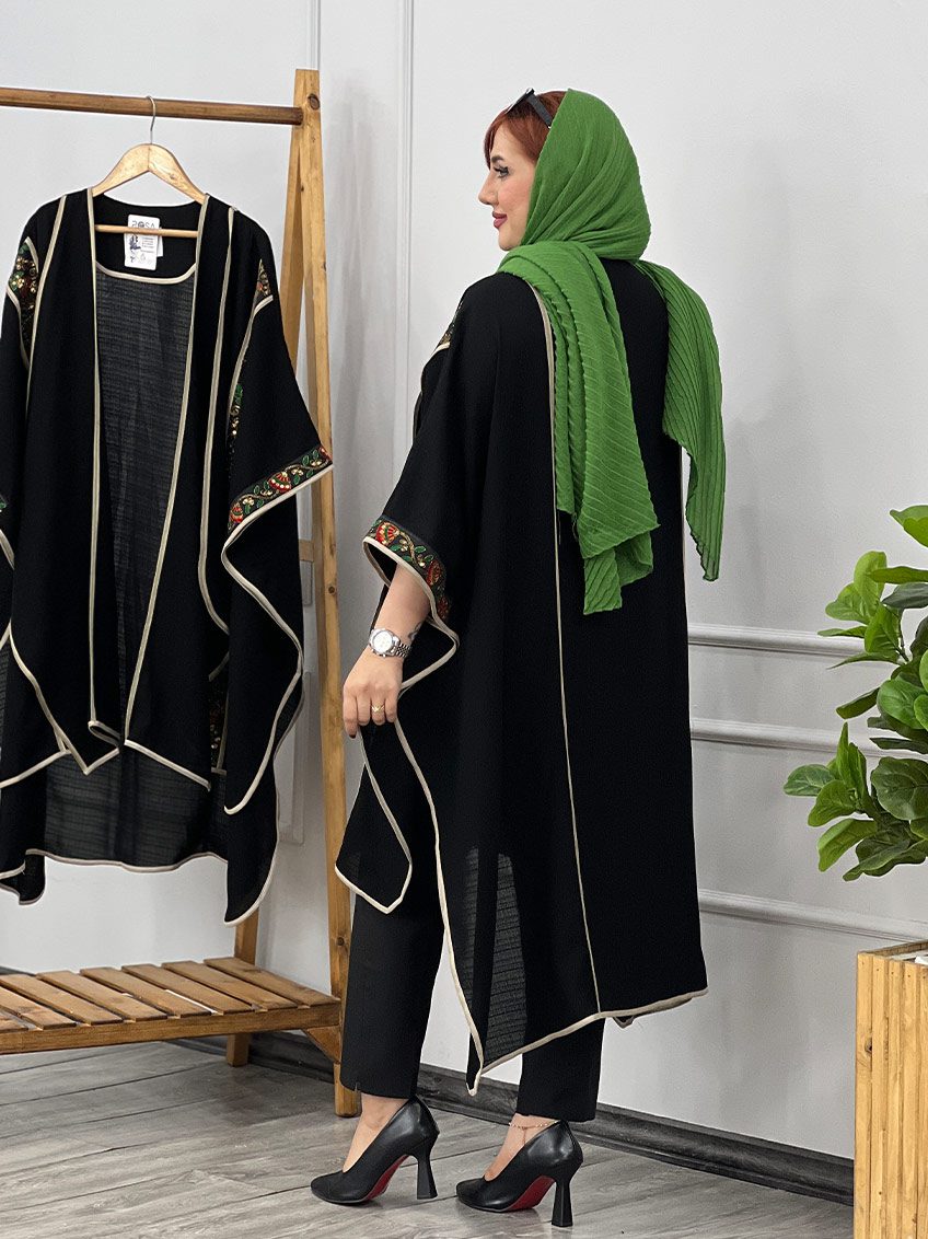 مانتو پانچ؛ محبوبترین ترند ۲۰۲۴-۲۰۲۵ که هنوز طرفدار دارد | گالری مانتو میرداماد 1720089131 3 مانتو پانچ