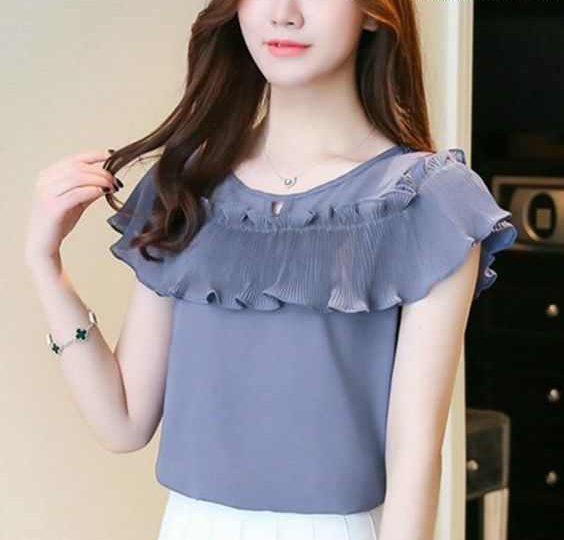 راهنمای جامع انتخاب شومیز: چطور استایلتان را متحول کنید | گالری مانتو میرداماد women shirts 45 e1676400120215 1 راهنمای جامع انتخاب شومیز